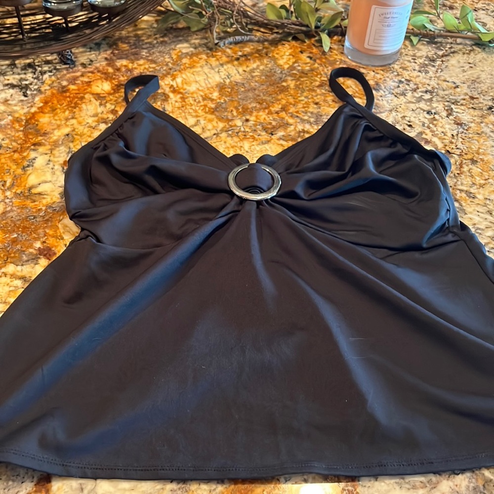 Tankini top in good shape